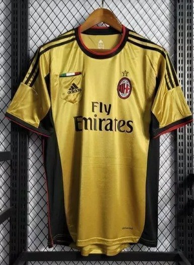 Milan Dourado